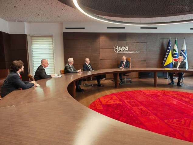 Izetbegović s Ginkelom: Dodik putem lobista u SAD-u plasira lažnu sliku o odnosima u BiH