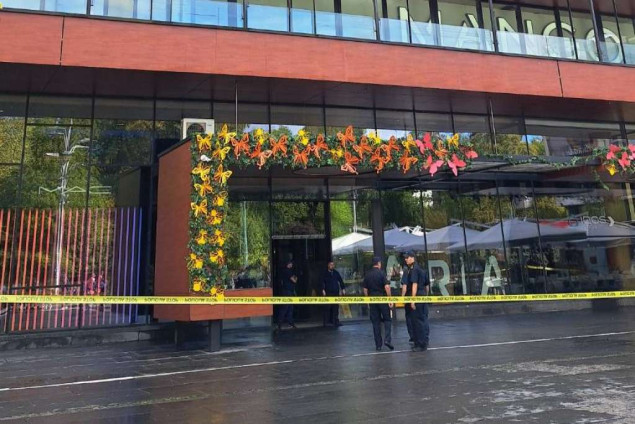 Dojave o postavljenim bombama u tržnim centrima u Sarajevu stigle rano jutros, evakuiran i Aria Mall