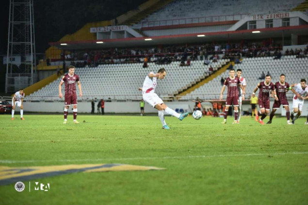 Zrinjskom derbi protiv Sarajeva, Široki na vrhu ljestvice