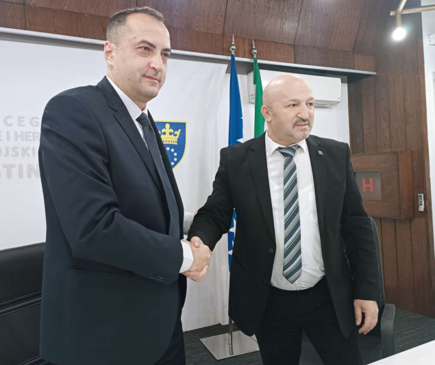 ZDK prvi pristupio kolektivnom ugovoru za državne službenike i namještenike FBiH