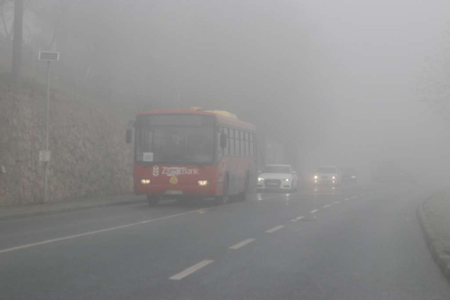 Na dionici autoceste Zenica sjever-Bradina vanredno ograničenje brzine zbog guste magle