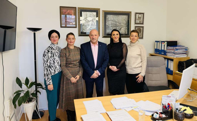 Kurtović s članicama uprave i sindikata Ustanove Pazarić o unapređenju statusa radnika