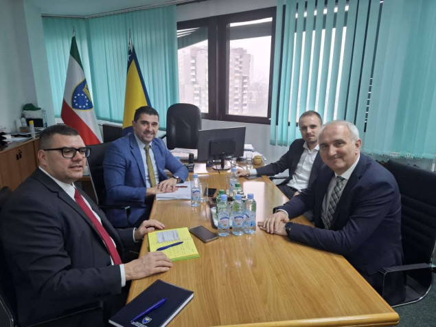 Šabani sa načelnikom Tešnja: Ove godine još veća sredstva za regionalne ceste  