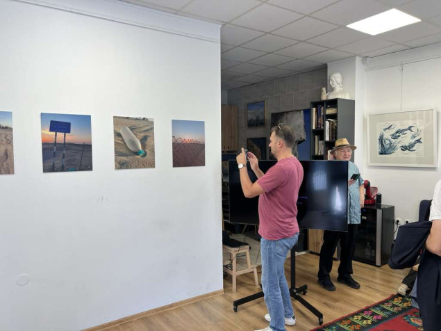 Otvorena izložba Sanite Lisice "Pustinja: Reciklaža svjetskog otpada"