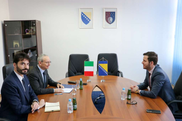 Premijer Uk i ambasador Di Ruzza o uspostavi novih aviolinija i izgradnji Muzeja Ars Aevi