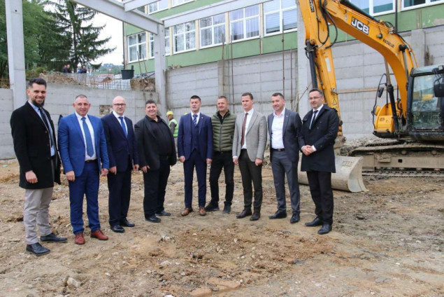 Vlada TK podržava investicije u budućnost, obrazovanje, sport i zdrav rast djece u Gračanici