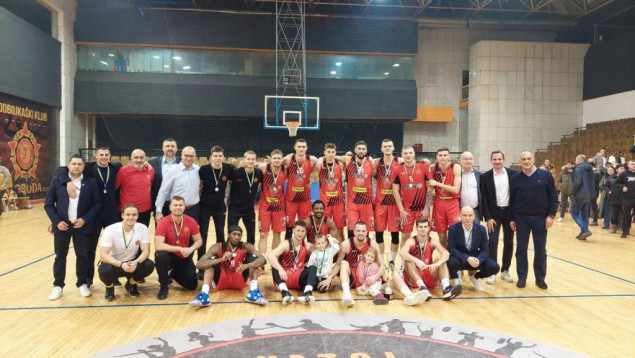 Košarkaši Slobode osvojili Kup RKS Tuzla, prikupljena sredstva za liječenje Senada Muminovića