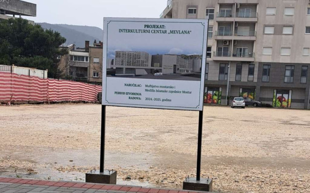 Grad Mostar reagirao na postavljane table na kojoj se najavljuje izgradnja interkulturalnog centra