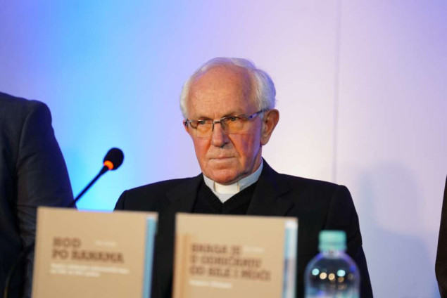 U Sarajevu prezentirane knjige Pere Sudara ‘Snaga je u odricanju od sile i moći‘ i 'Hod po ranama'