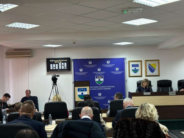 Zasjeda Skupština USK, podnesena inicijativa za ukidanje odluke o povećanju plaća dužnosnicima