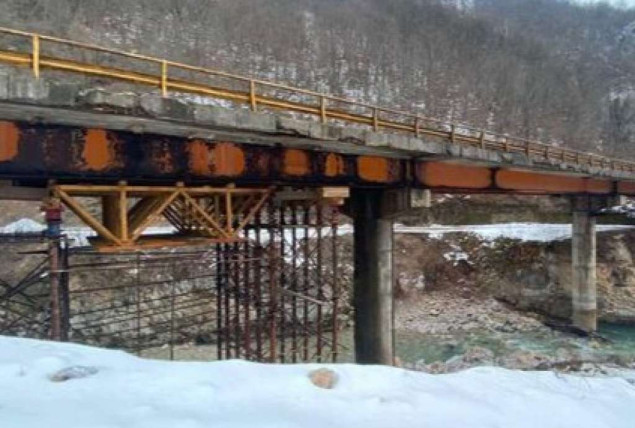 Alarmantna situacija na putu Rogatica - Ustiprača: Vozači svakodnevno izloženi opasnostima