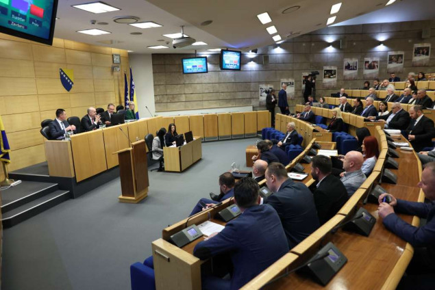 Počela sjednica Doma naroda Parlamenta FBiH, delegati raspravljaju o Prijedlogu budžeta za 2025. godinu