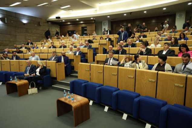 Lakić: Hitna procedura zakona predložena s ciljem sprečavanja stečaja u zeničkoj željezari