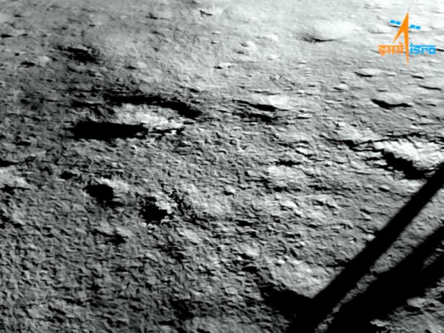 Indijski rover počeo istraživati južni pol Mjeseca