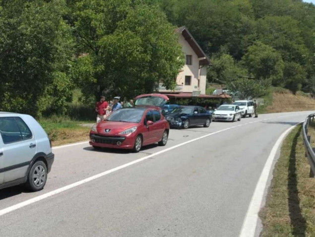 Pet osoba povrijeđeno u udesu na M-17 u Papratnici kod Žepča