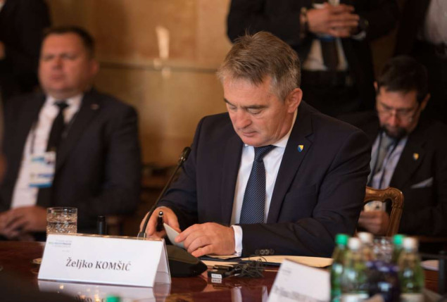 Komšić: Kandidatski status pozitivan, ali pregovarački proces moguće otvoriti tek po ispunjavanju 14 prioriteta