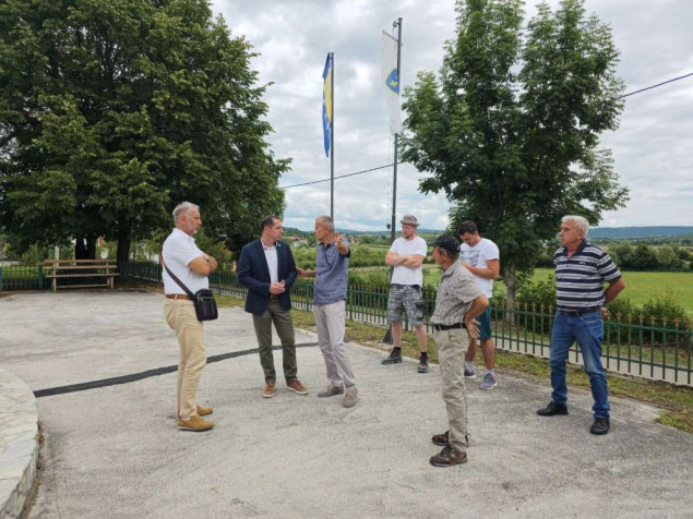 Bihać ulaže u mjesne zajednice: Novi projekti, sigurniji putevi i uređenje spomen-obilježja