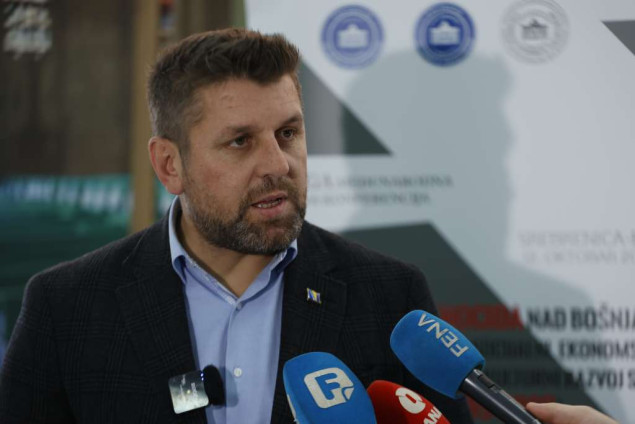 Duraković: Dodik kontrolira vladu, skupštinu, policiju i Ministarstvo unutrašnjih poslova