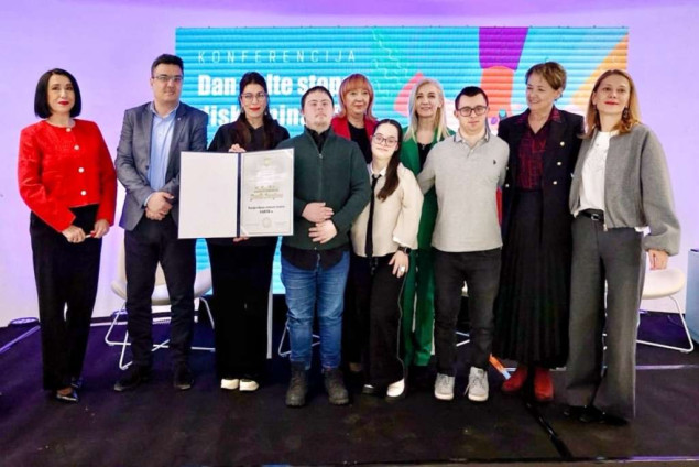 Sarajevskom ratnom teatru uručena Zahvalnica Grada Sarajeva za inkluziju godine