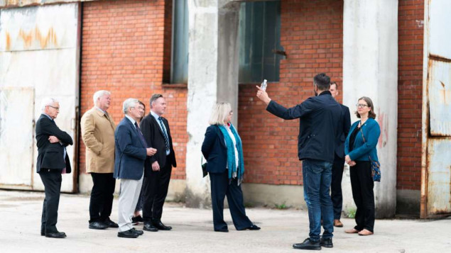 Parlamentarci iz UK-a posjetili Memorijalni centar Srebrenica