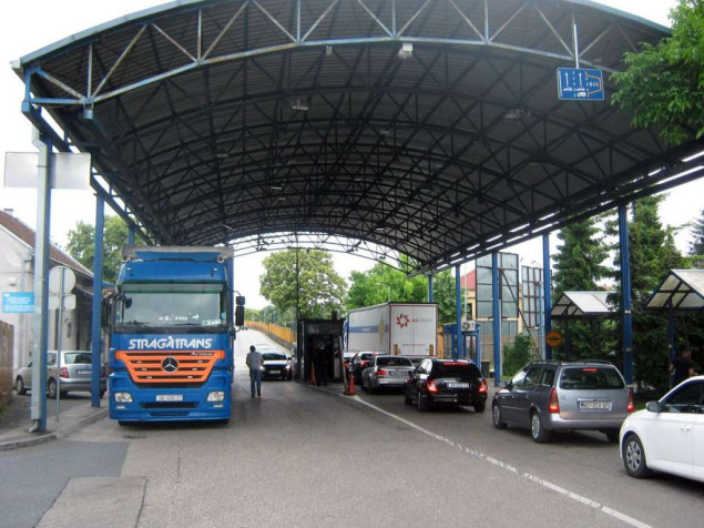 Pojačan promet vozila na graničnim prelazima