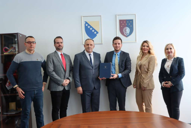 Potpisan novi kolektivni ugovor za djelatnost visokog obrazovanja i nauke na UNSA