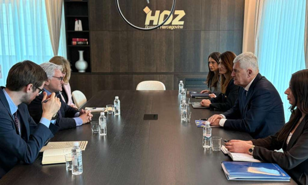 Čović se sastao sa njemačkim veleposlanikom Grannasom