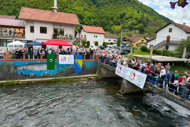 Hurtić prisustvovao obilježavanju 34. godišnjice 'Spomen njima po(r)uka nama' u Jajcu