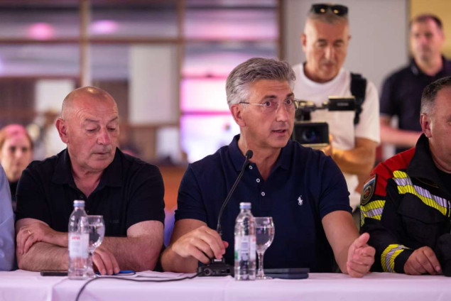 Plenković o požaru: Zasad nema potvrđenih ljudskih žrtava, Vlada pomaže u saniranju