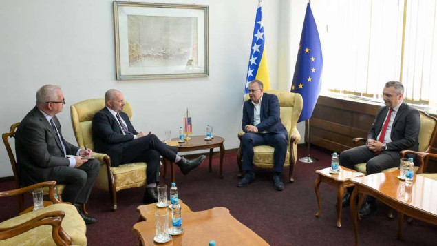 Premijer Nikšić razgovarao s otpravnikom poslova Ambasade SAD-a u BiH Ginkelom