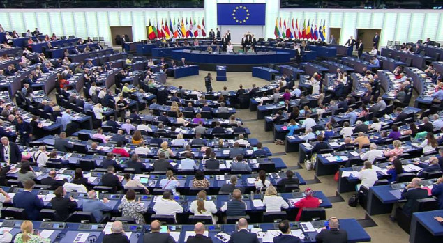 Grupa od 31 eurozastupnika traže od Ursule von der Leyen da otkaže sastanak s Vučićem
