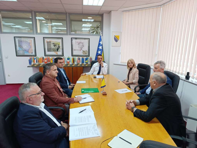 Lakić: "Zrak" se ne prodaje, ne zatvara i ne predaje