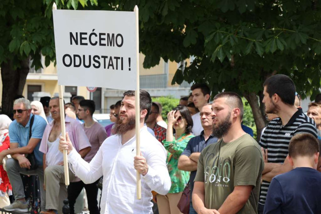 Mirni protest građana Mostara zbog nastavka građevinskih radova na lokalitetu Lakišića harema