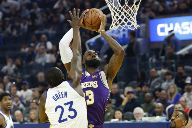 Golden State Warriorsi tri puta pokušali dovesti LeBron Jamesa