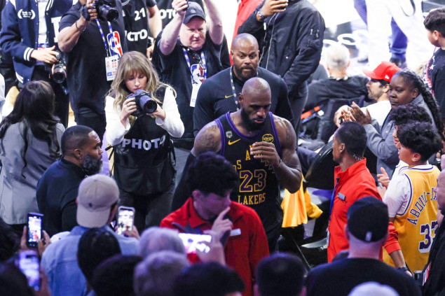 LeBron James napušta Los Angeles Lakerse