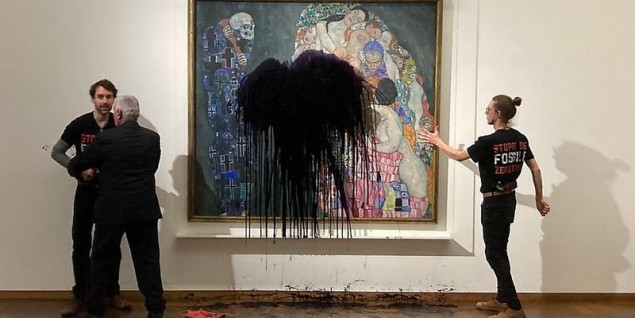 Ekološki aktivisti isprskali zaštitno staklo Klimtove slike u bečkom muzeju