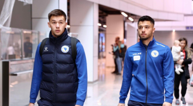 Fudbalskoj reprezentaciji BiH kasni let za Lisabon, polaze tek u 19:30