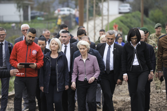 Von der Leyen obišla poplavljena područja u Donjoj Jablanici i obećala pomoć EU