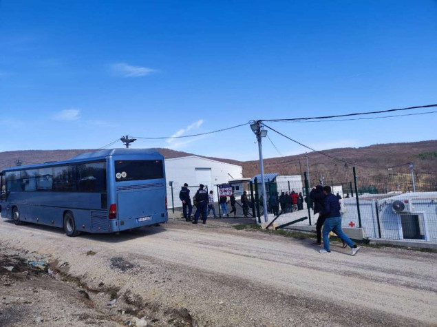 Deportacija migranata u centar Lipa svakodnevna, bez zvaničnog obavještenja