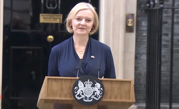 Britanska premijerka podnijela ostavku