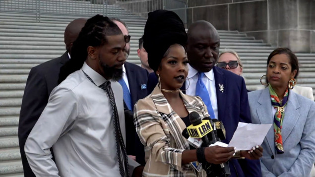 Žena iz Louisiane koja je nosila fetus bez lubanje prisiljena otputovati u New York na abortus