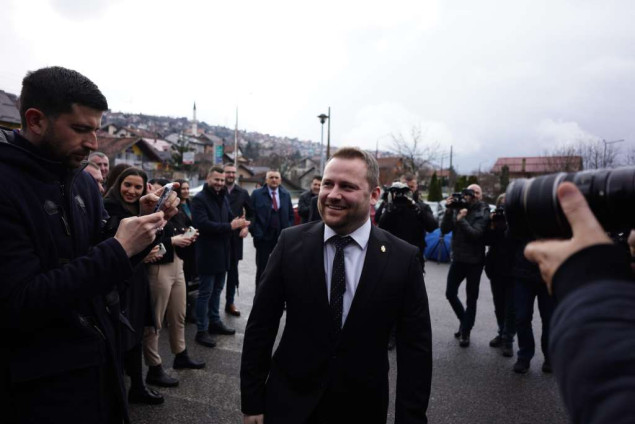 Lukiću pročitana optužnica, on i dalje tvrdi da je ne razumije