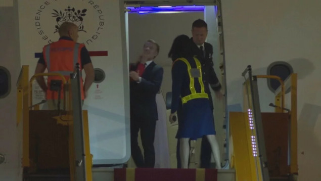 Gest prve dame Francuske tokom posjete Vijetnamu privukao pažnju