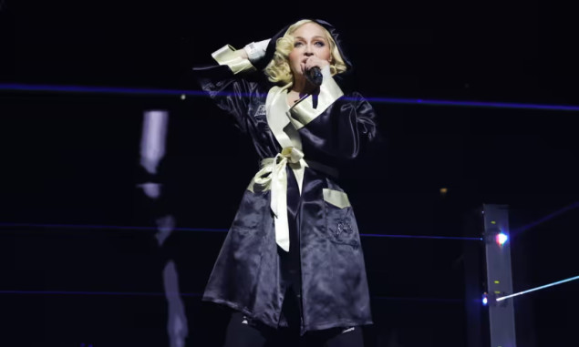 Fanovi tuže Madonnu jer je početak koncerta kasnio dva sata