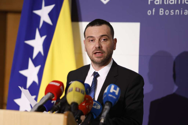 Magazinović: Amidžiću, 'vrati ljudima pare' od PDV-a za kupovinu prve nekretnine