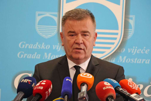 "Osvjetljavanje Starog mosta u bojama HŠK Zrinjski ima za cilj provokaciju"