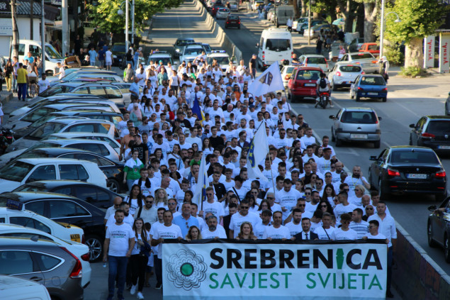 U Skoplju održan Marš mira u znak sjećanja na žrtve genocida u Srebrenici