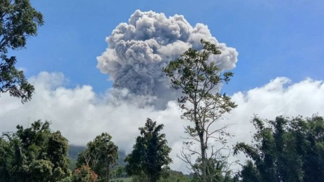 Pepeo iz indonežanskog vulkana Merapi primorao zatvaranje više aerodroma
