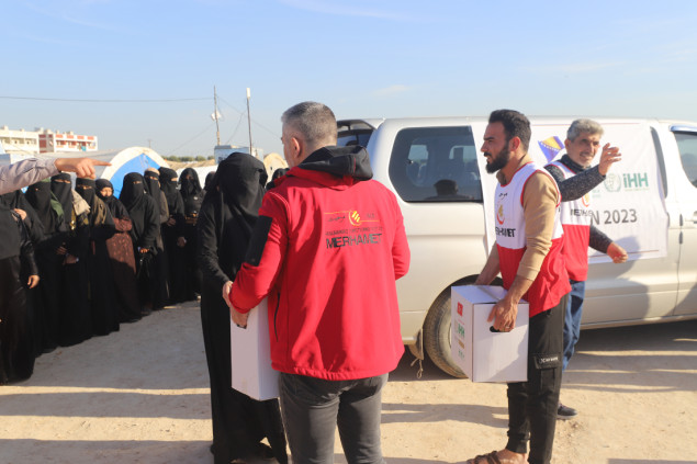 "Merhamet" u Siriji : Iftari s jetimima, paketi za preživjele žrtve zemljotresa