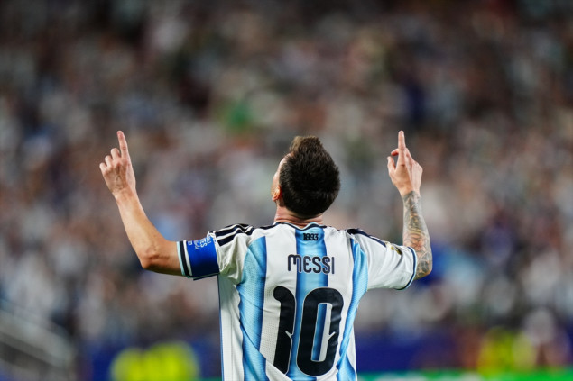 Argentina sigurna protiv Alžira, hat-trick Lionela Messija